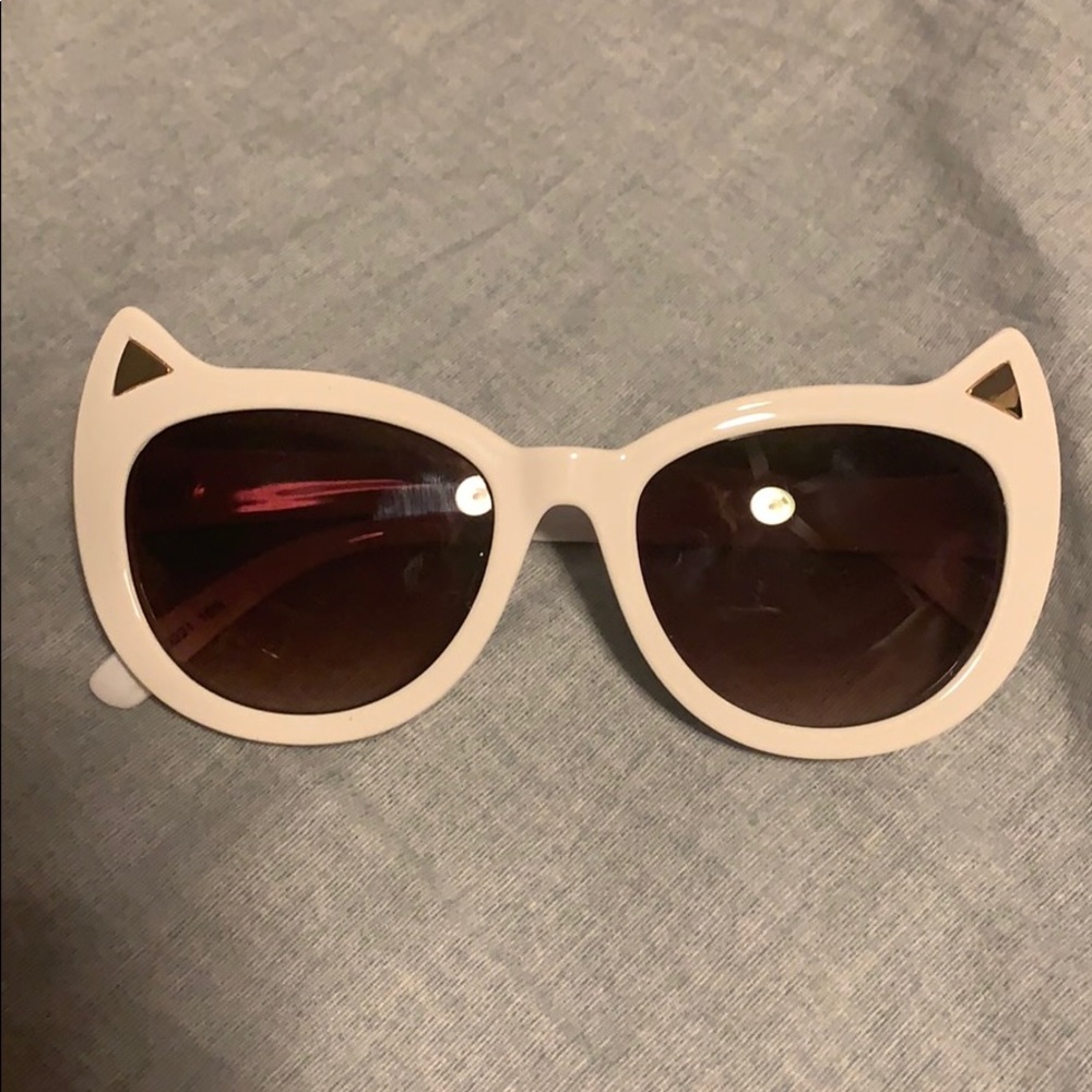 Cat sunglasses straight from Japan